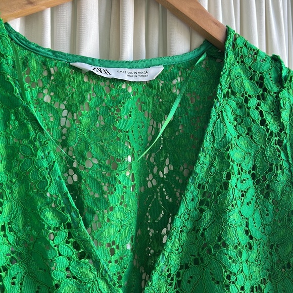 XS - Zara green blouse - Picture 2 of 4